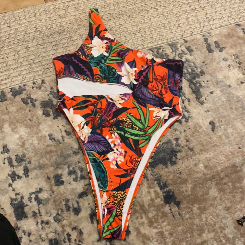 Missguided one piece